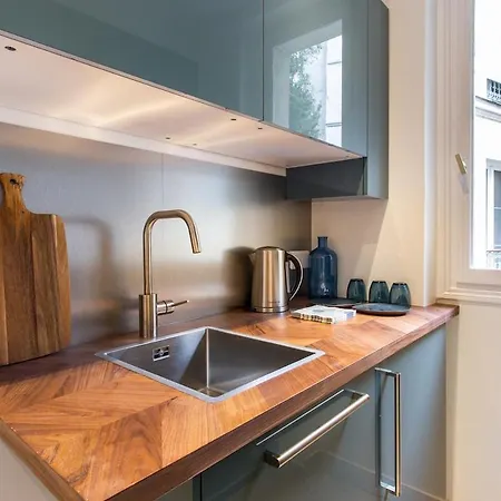 Montmartre Seveste Beautiful 2br Appartement Parijs