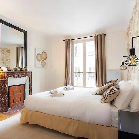Montmartre Seveste Beautiful 2br Appartement Parijs